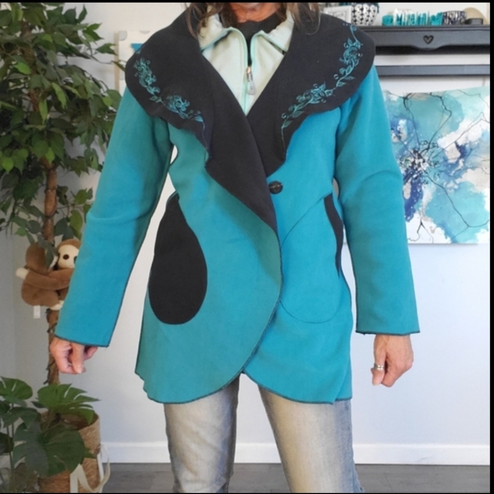 GREATER GOOD Scandigirl Embroidered Fleece Faux Shearling Coat S